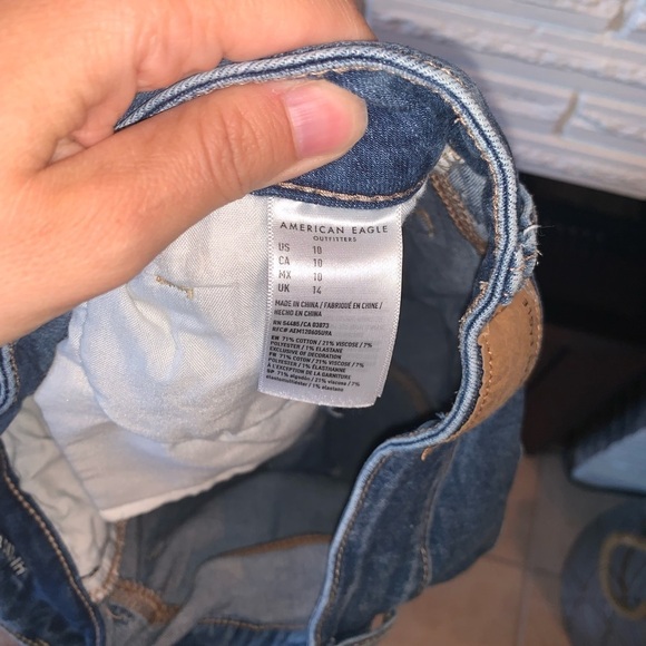 AEO High Rise Shortie Shorts Distressed Frayed Hem Denim Shorts 10 - Picture 2 of 5